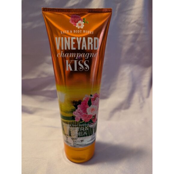 Bath & Body Works Vineyard Champagne Kiss Body Cream 8 Oz Ultra Shea - Picture 1 of 2
